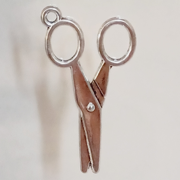 Scissor Charm - Picture 5 of 7
